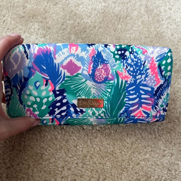 Lilly Pulitzer Pink and Blue Travel Organizer Wallet - Picture 1 of 2